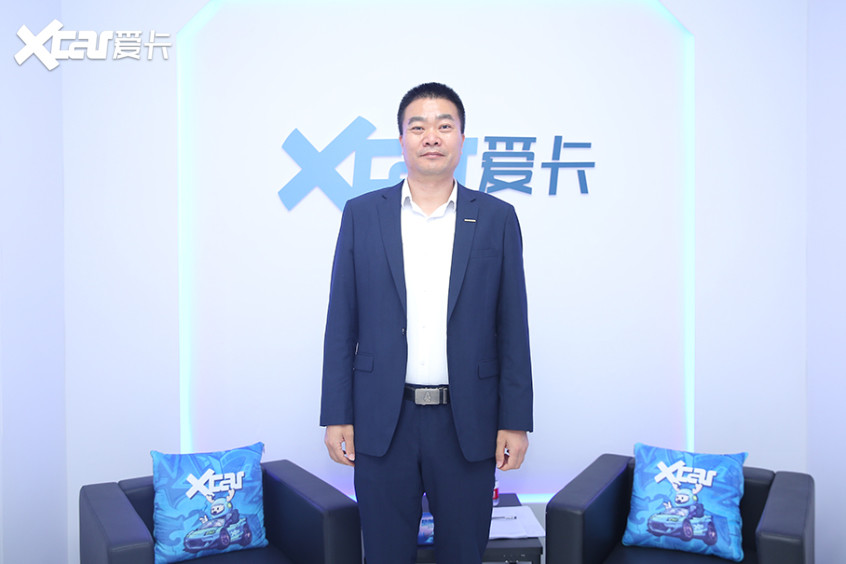 朱小冬:该车的命名源于网络上比较流行的凡尔赛式生