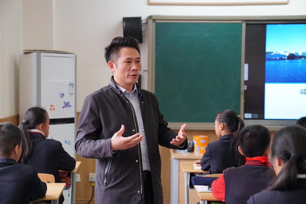 校长来了|天府四中校长张显国:践行生命教育20年 只为唤醒学生生命