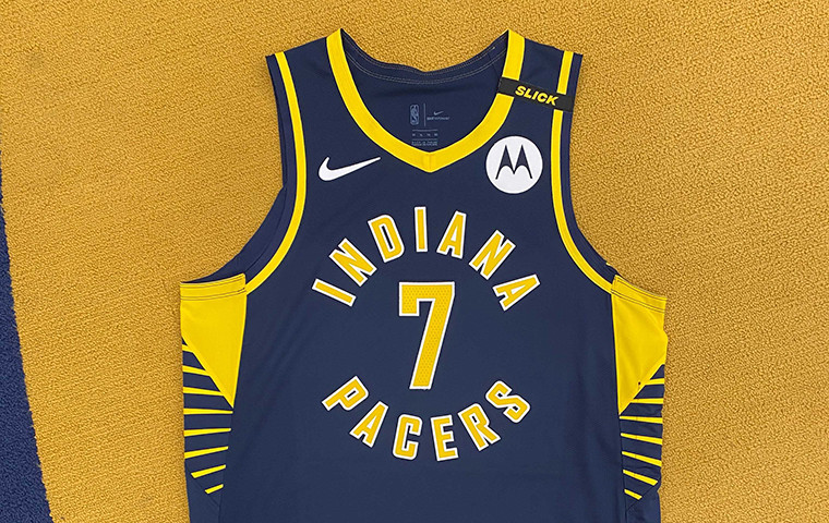 步行者剩余赛季穿戴黑条球衣 纪念球队教父鲍比-莱昂纳德