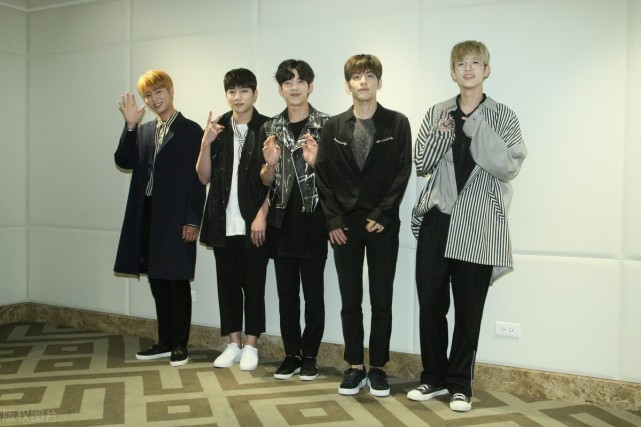 韩国人气乐团day6迷你七辑以爱为主题创作无团体宣传活动