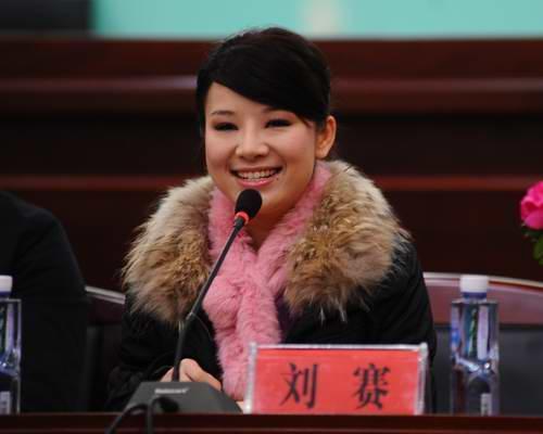 刘赛:最美盲人歌手,被军人丈夫捐献眼睛,现在成为央视御用歌手