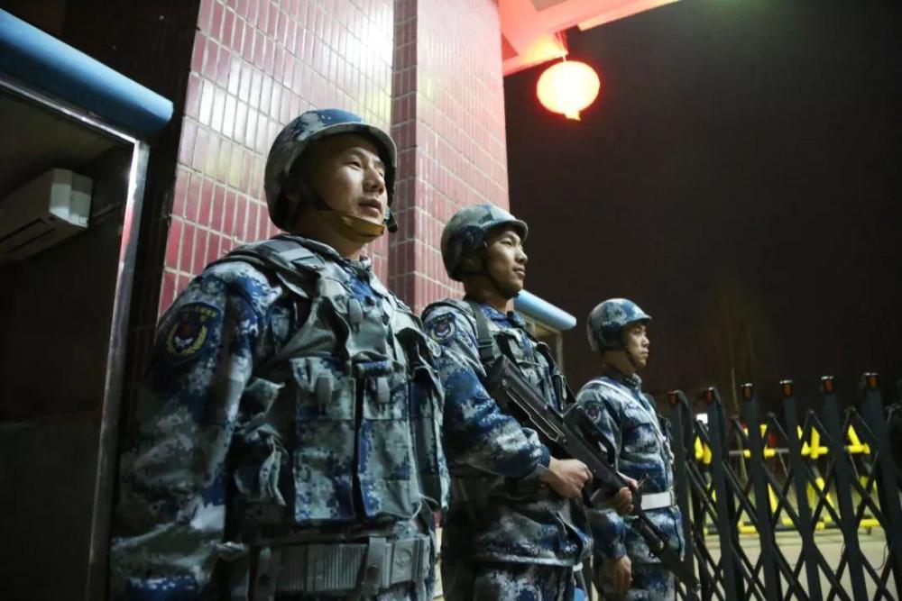 什么级别的军官才有资格配备警卫员_腾讯新闻