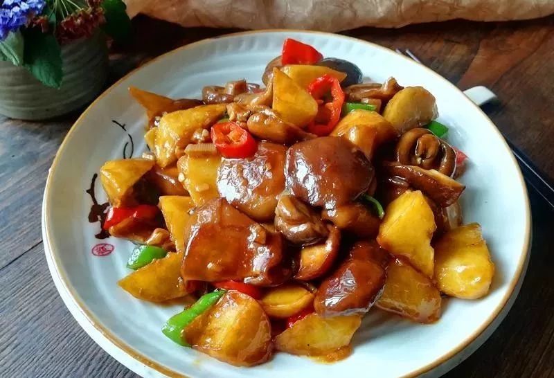 香菇和土豆这样做一点肉也没放好吃到停不下来