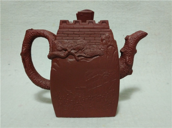 谈桃林用陶艺塑造"红色记忆"