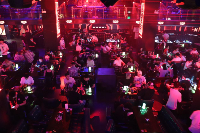 mtlivehouse音乐酒吧一起嗨到炸街