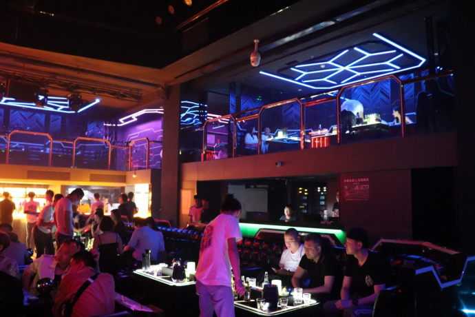 mtlivehouse音乐酒吧一起嗨到炸街