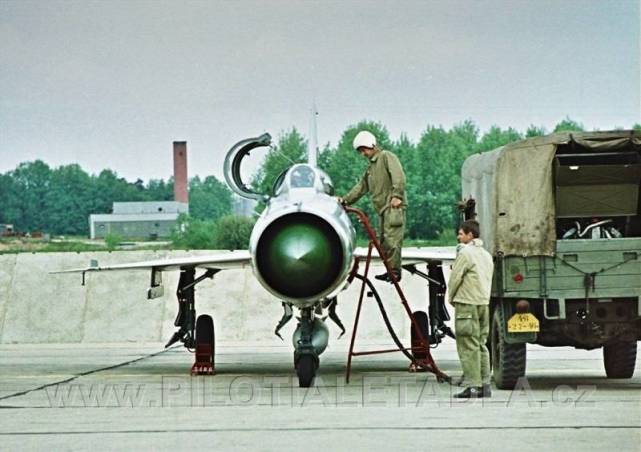 装备有米格21战机|苏联_军事|捷克斯洛伐克_军事|米格-21战斗机|战斗