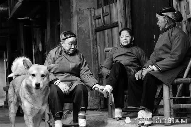 嫁富商,不让子孙帮洗脚,90年来仅丈夫看过|三寸金莲|缠足|刘娘|小脚