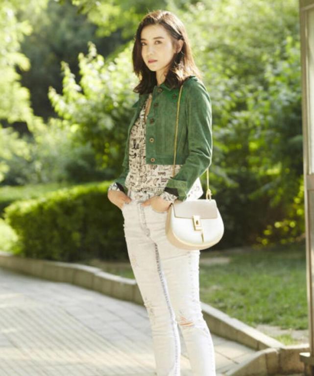 春天穿绿衣太美了绿外套4种裤子搭配方案解析清爽优雅显气质