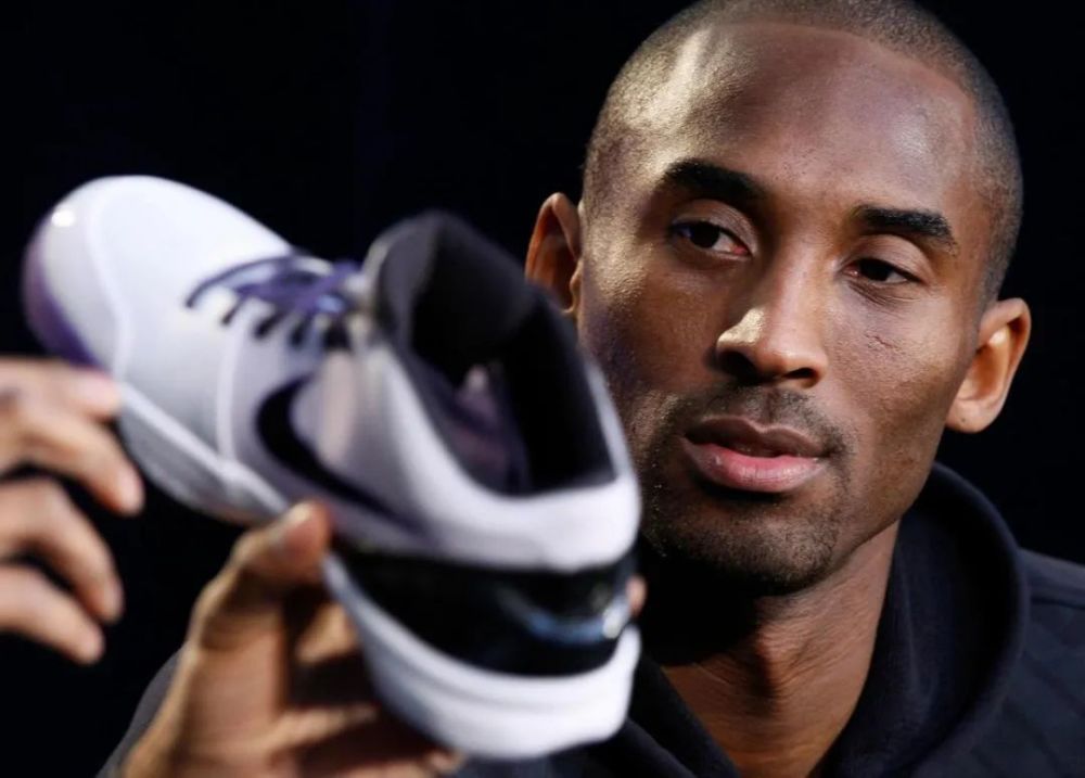 科比和耐克解约整整18年代言结束了曼巴球鞋要来了