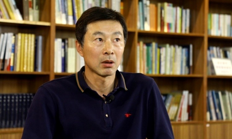 三,周云吉翔签约的当晚,周云也来了.