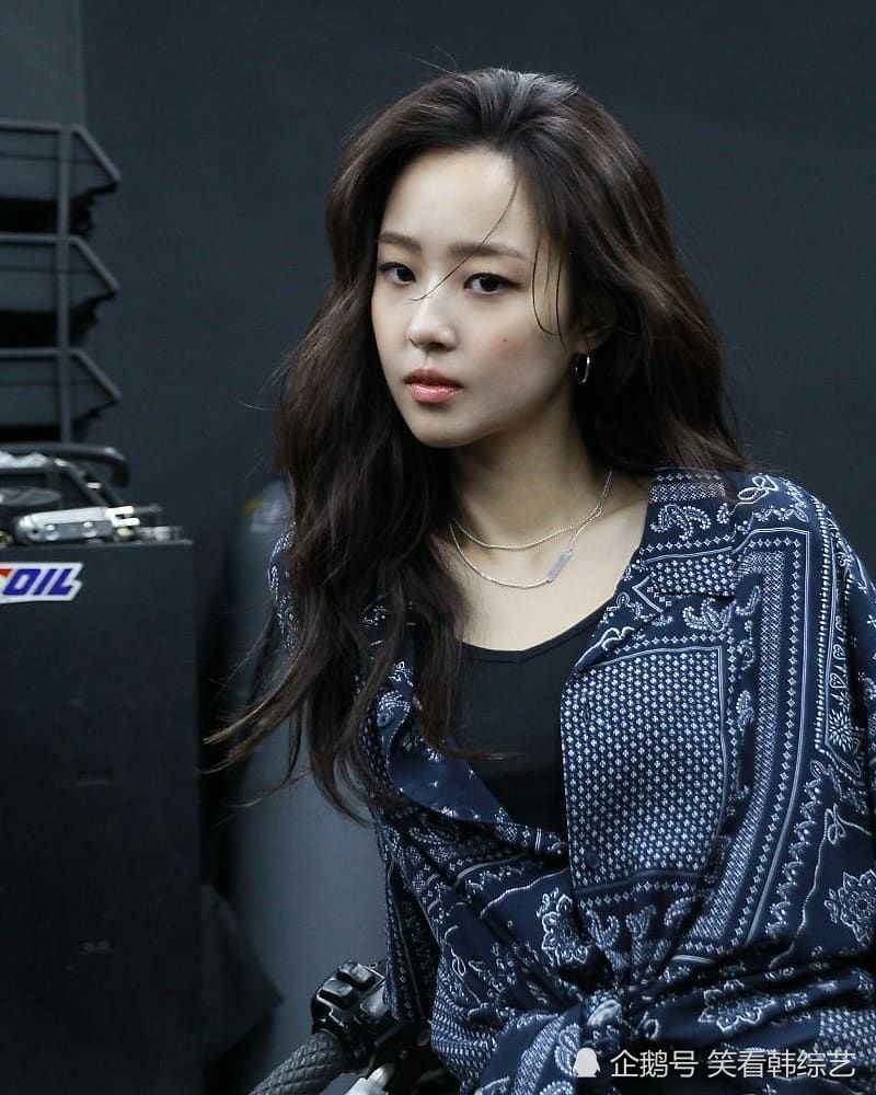 《顶楼2》崔艺彬以清纯可爱等多种魅力,展现了八色鸟的面貌_腾讯新闻