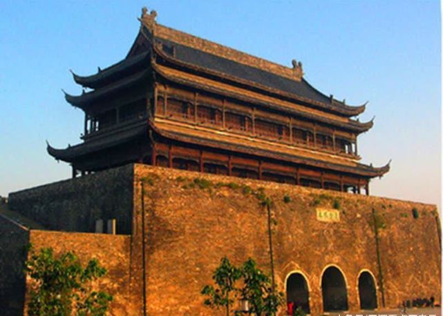 打开腾讯新闻,查看更多图片 >凤阳中都皇城?