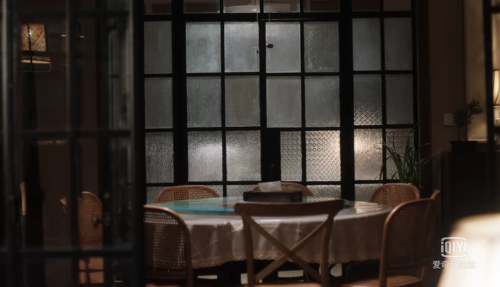 小舍得蒋欣当妈被骂上热搜但我竟被剧中的家吸粉了