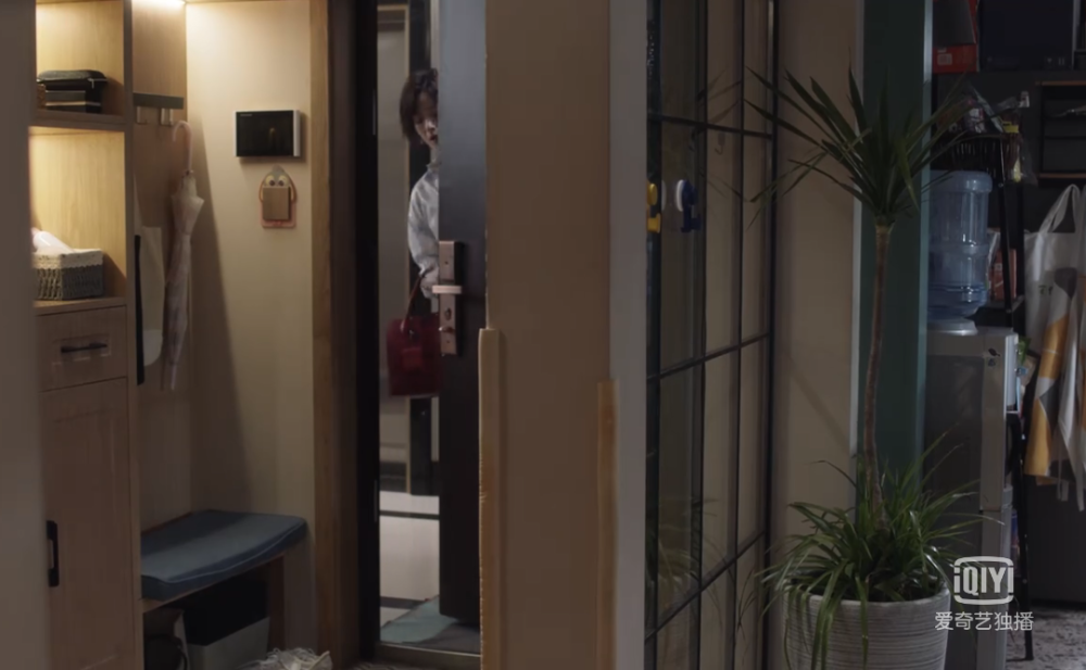 小舍得蒋欣当妈被骂上热搜但我竟被剧中的家吸粉了