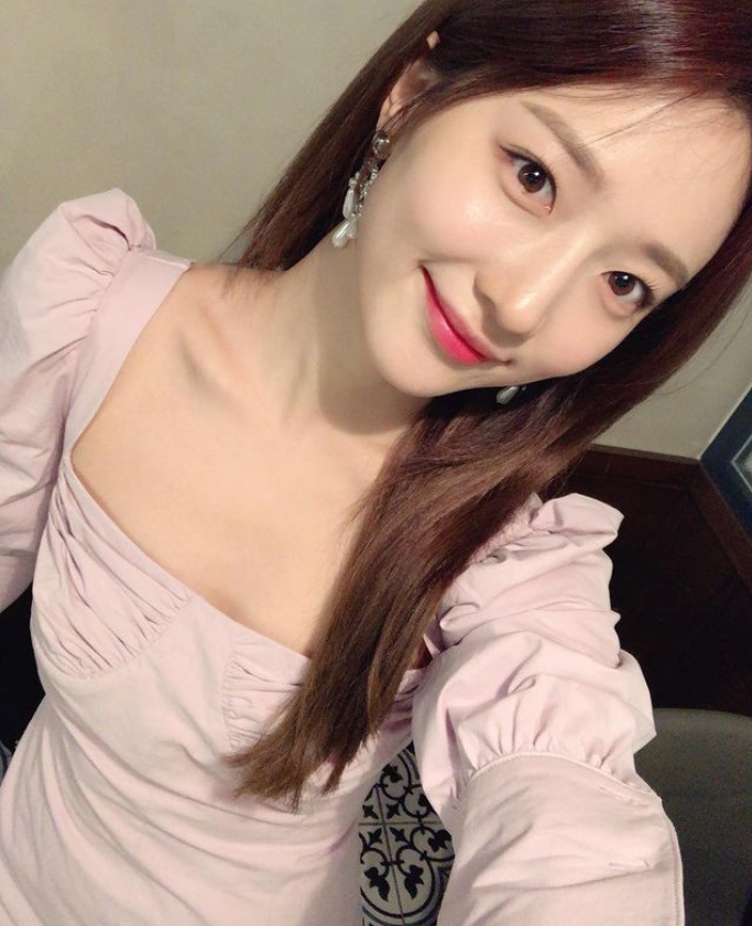 模范计程车收视破15艺珍跟着爆红初恋颜值纤细美腿