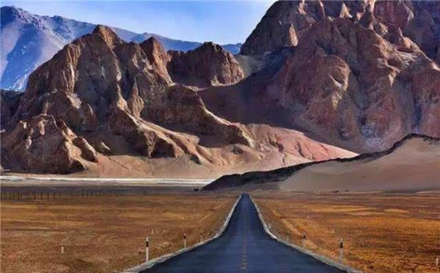 昆仑女神杨丽独守新藏线20年路过车辆都会向她鸣笛致敬