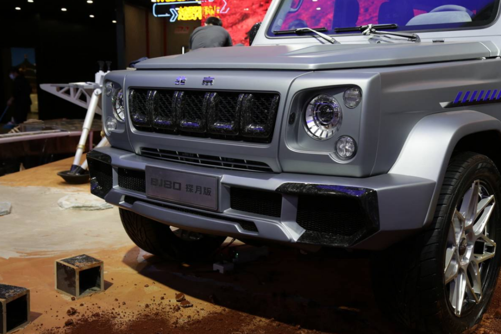 相比坦克700800北汽探月版越野车反而更顺眼