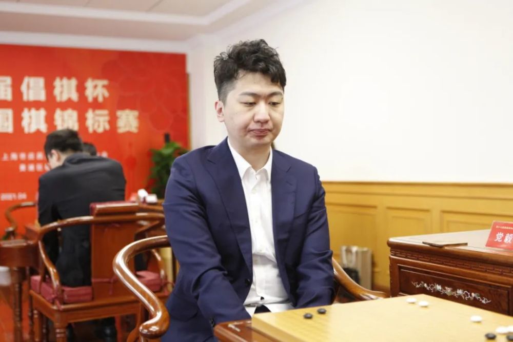 倡棋杯上届冠亚军惨遭淘汰柯洁继续低迷再度完败