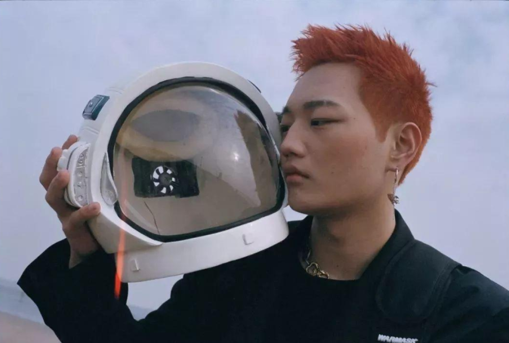 当然了,按照现在圈子里"天花板说唱歌手"spylent横空出世的情况来看