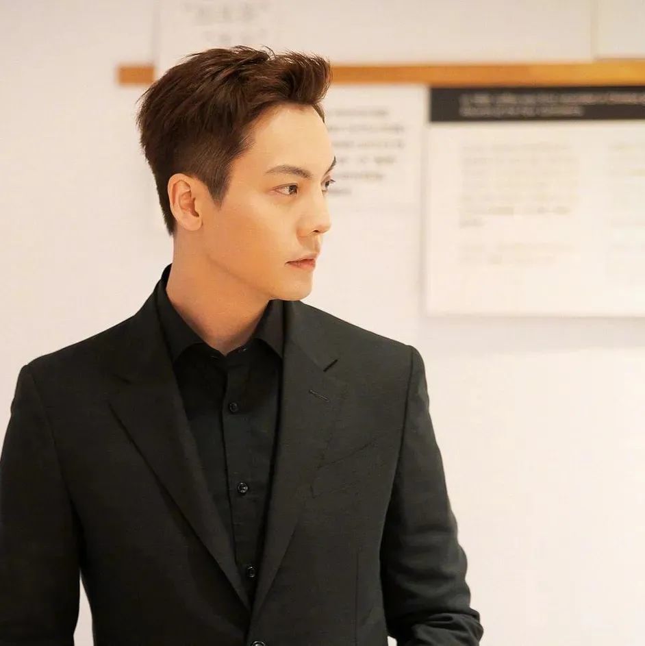 陈伟霆主题手机壁纸我就在你身后你转身就看见了