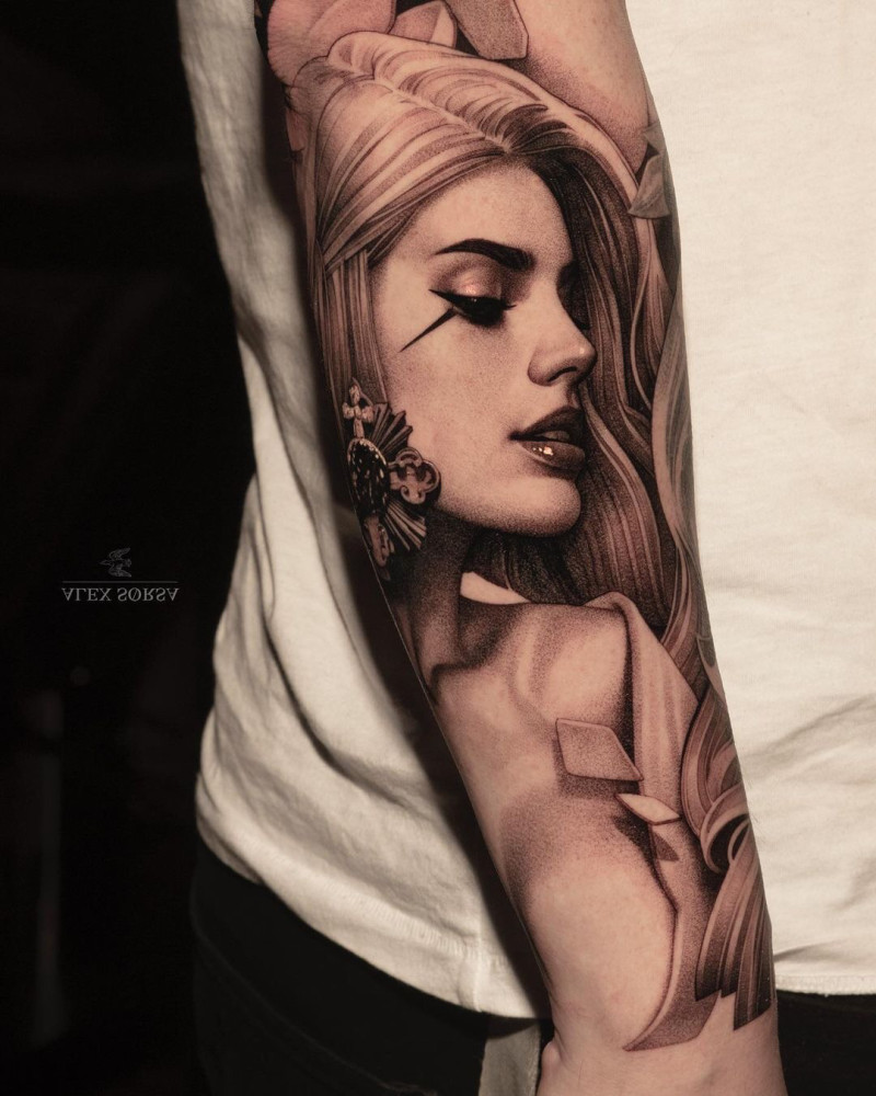 上海由龙纹身整理分享 手臂肖像纹身图案_腾讯新闻