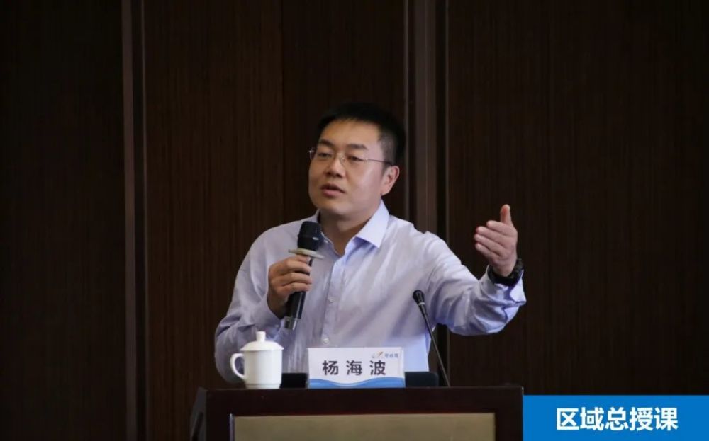 每周的常态培训,以及各个培训项目等,都是碧桂园在不惜代价,倾尽心血