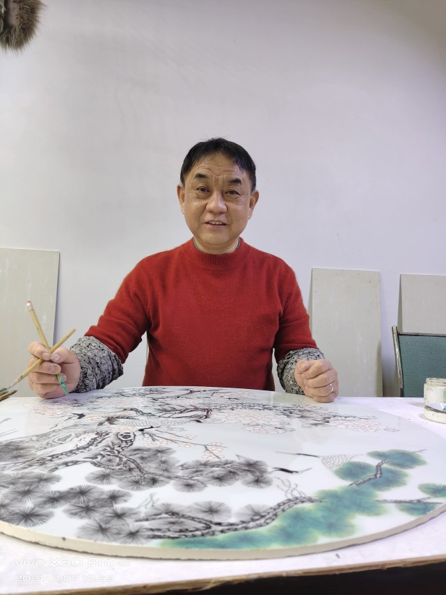 中国传统工艺美术师夏明生