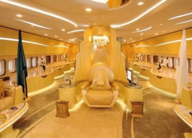 当然,沙特王室还是很壕的.其专机跟皇宫一样.