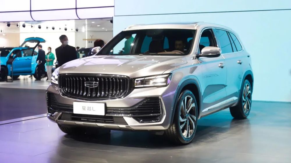 再造紧凑级suv的天花板上海车展实拍吉利星越l