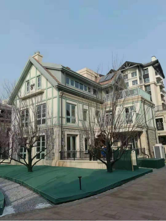 实景样板间效果之前,万科弗农小镇业主告诉小表妹,2021年1月收房,把他