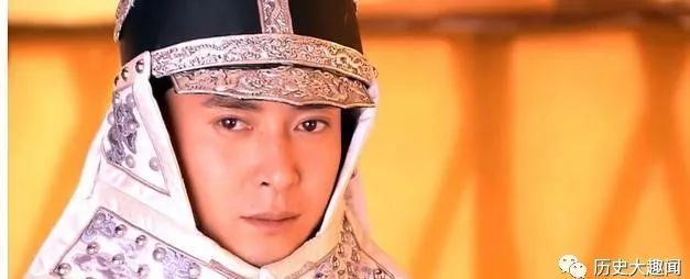 清朝最高的官是啥,铁帽子王?八旗首领?都