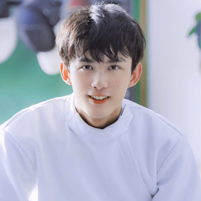 吴磊头像是时候变成女友粉了