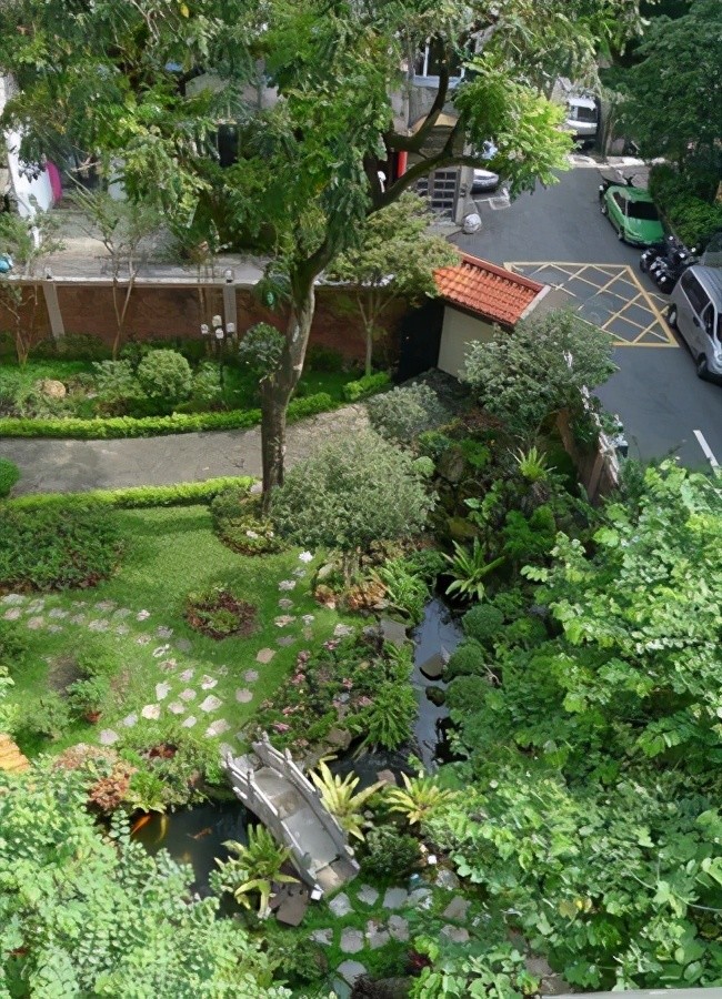 琼瑶晒照庆祝83岁大寿意外曝光近6亿豪宅内景满屋红木家具价值连城