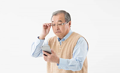 老花眼与白内障有何区别医生来科普