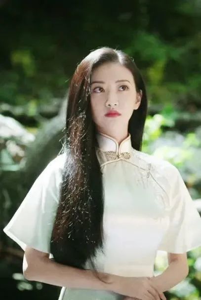 凭什么没有服装赞助的《司藤》,却总能因为服装冲上热搜?