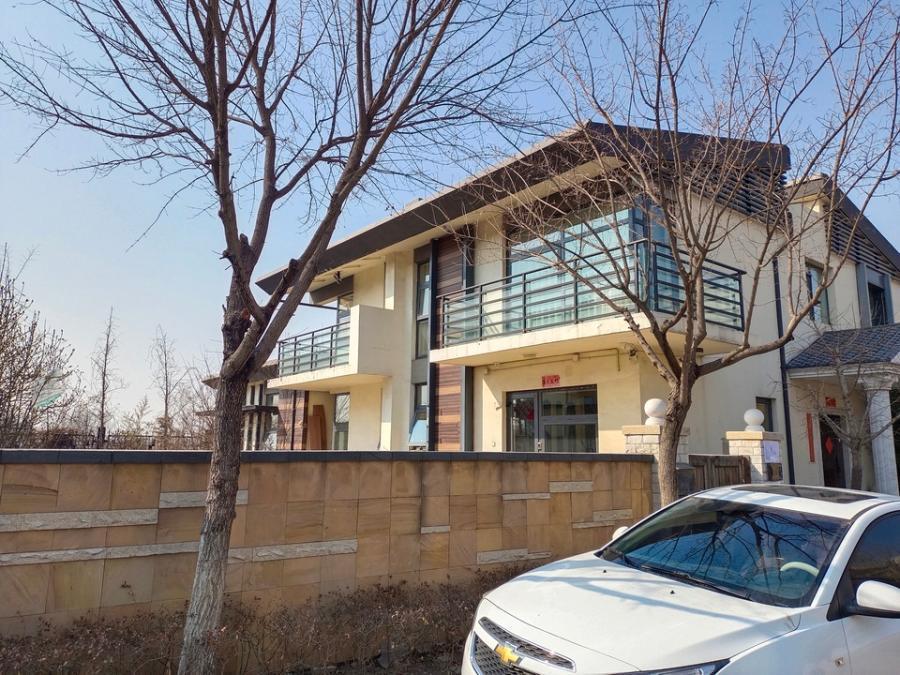 天津滨海新区一套价值千万的别墅将以824万元拍卖,紧邻科技大学_腾讯