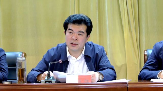 会上,县检察院检察长王安华宣读《顽瘴痼疾整治实施方案》;县法院院长