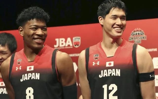 渡边雄太正式签约猛龙队，日本国家队又多一名NBA，我们的呢？