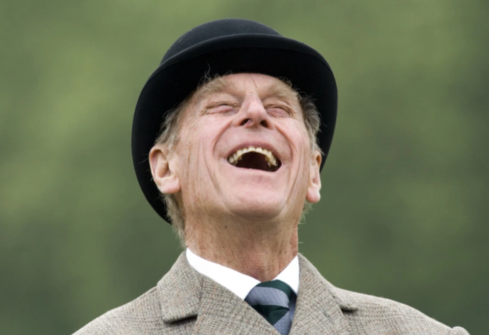 菲利普亲王与女笔友通信40年寄出的信件散发法国香水味