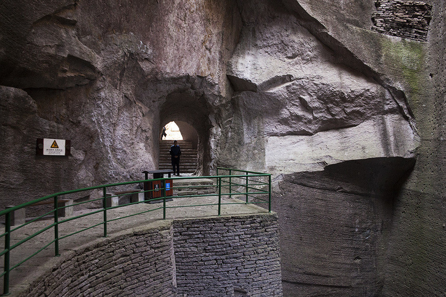 宁波有一座罕见石窟,历经800余年修建,景色美不胜收