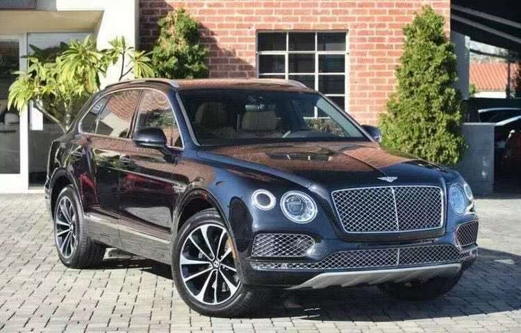 潘长江座驾是500万的宾利曾劝嘎子别直播卖货自己却每天卖货