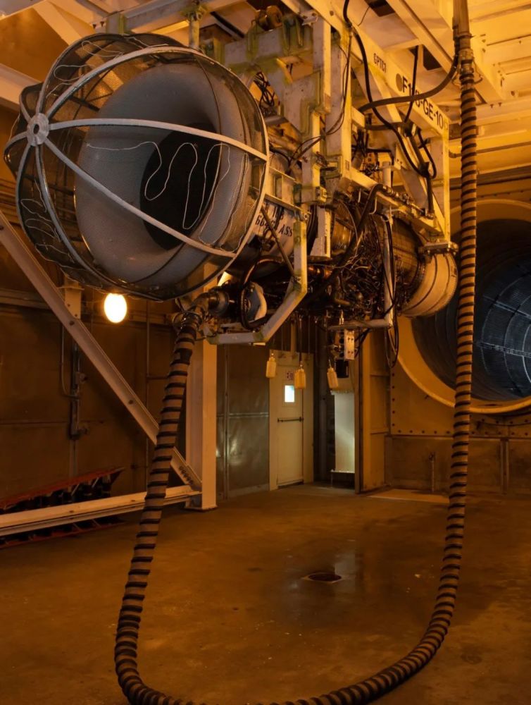 罕见大量绝密图片泄露b2隐形轰炸机的内部细节都有