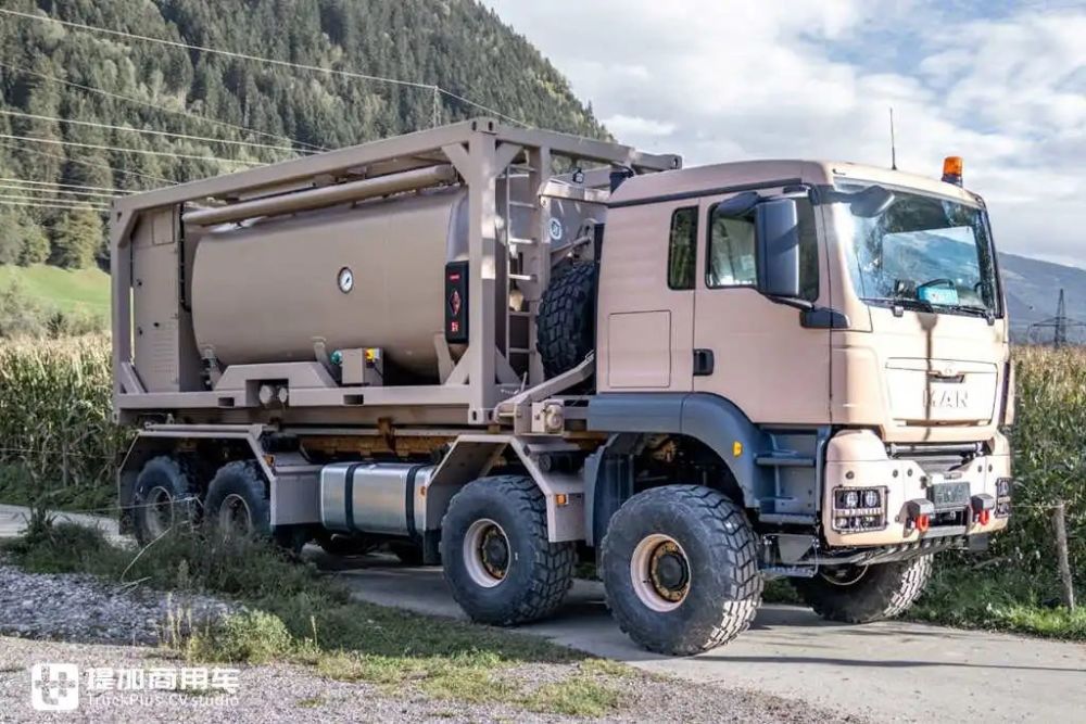 8x8全驱全身多处特殊改装带您见识一款德国man打造的战地卡车