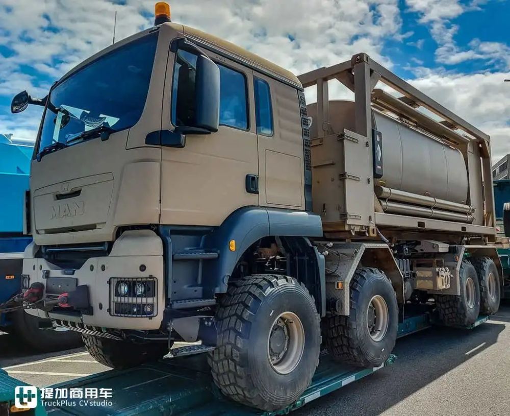 8x8全驱全身多处特殊改装带您见识一款德国man打造的战地卡车