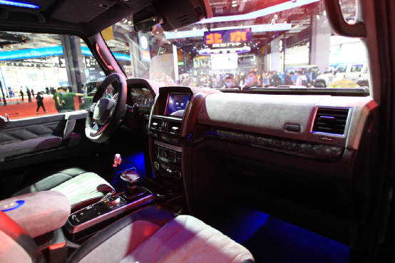 北京越野军团出征 bj80探月版/bj40环塔冠军版亮相_腾讯新闻