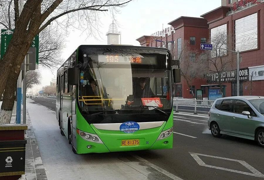 意见》和《内蒙古自治区人民政府关于城市优先发展公共交通的意见》