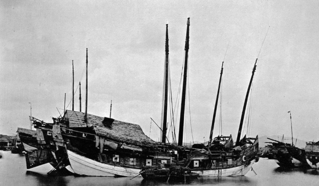 装数十门大炮,只在西方画作里,清代广东水师战船"米艇"啥样?