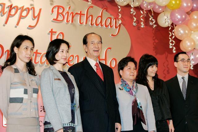 此人曾威胁何鸿燊,24小时内离开澳门,何鸿燊至死不敢说他的名字