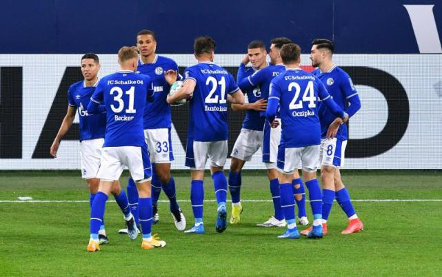 没有奇迹沙尔克04最终还是33年来首度降级直线下滑的速度惊人